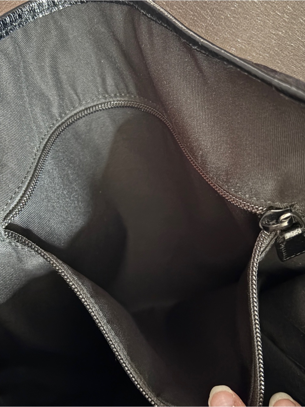 Gucci Black Messenger Bag with Green-Red Web Strap - Picture 7 of 11